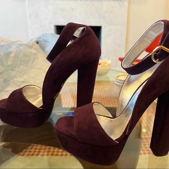*NEVER WORN* - PRADA ANKLE STRAP PURPLE (COLOR: “PRUGNA”) PLATFORM SANDALS SZ 38 - Picture 10 of 10